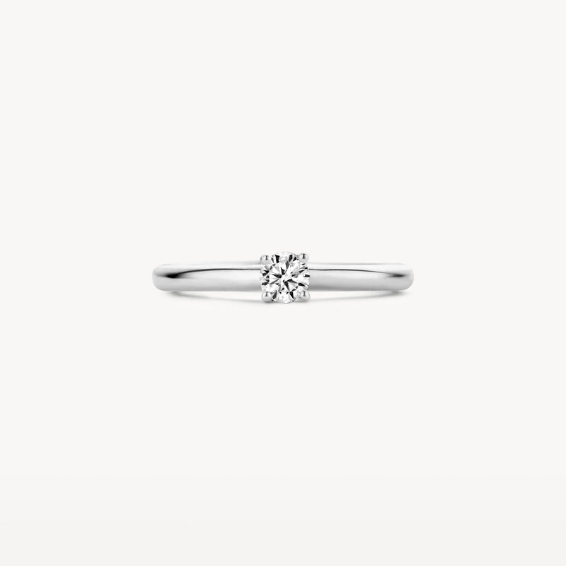 14k witgouden solitair ring met fonkelende zirkonia en smalle band.