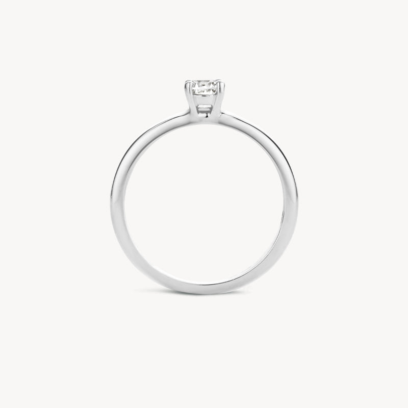 14k witgouden ring met solitaire zirkonia en slanke band.