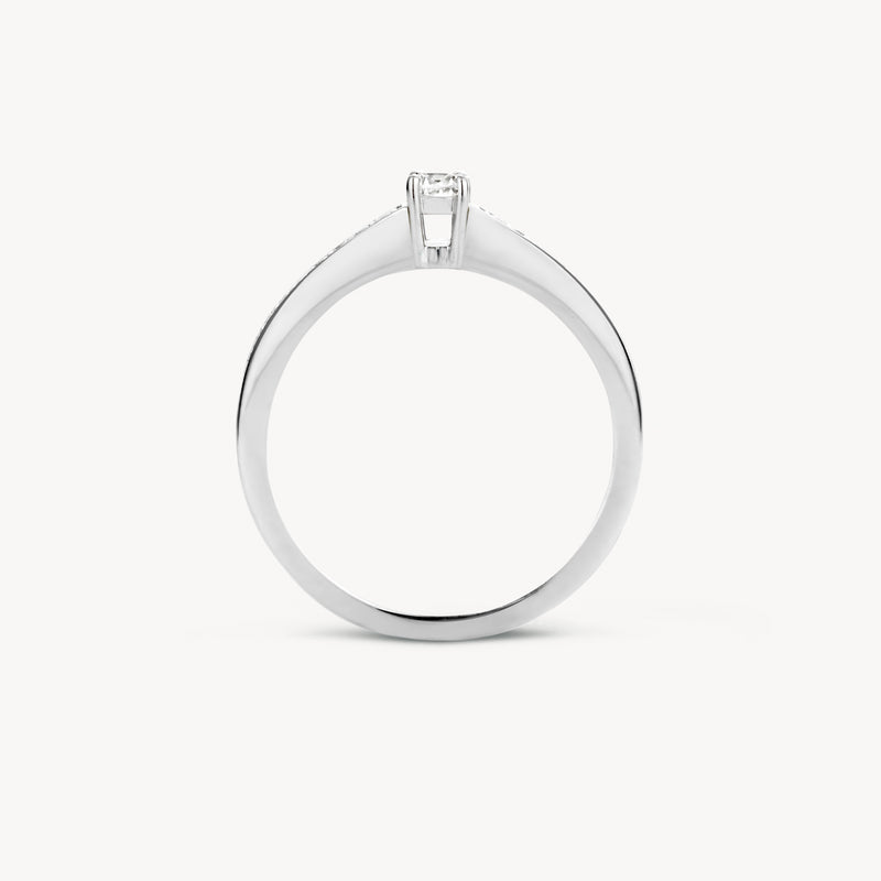 14k wit goud ring met zirkonia en strakke, gladde band.