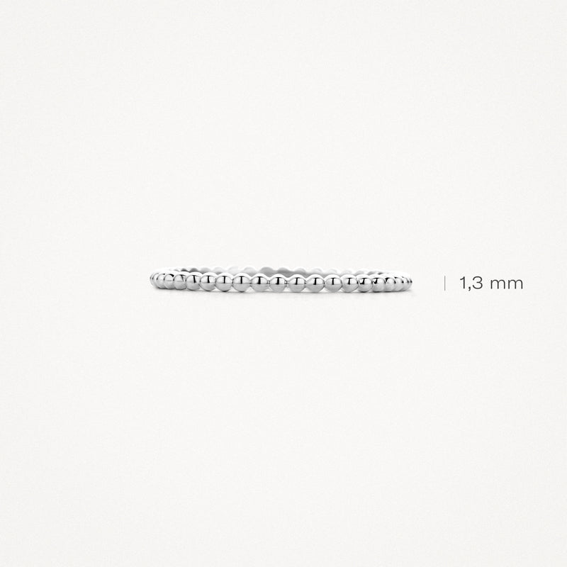 14k Wit goud aanschuifring met kleine bolletjes detail, 1,3 mm breed.