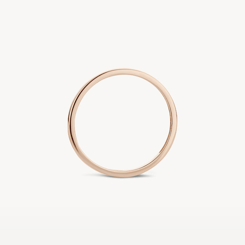 Dunne ring van 14k roségoud met gladde afwerking en subtiele glans.