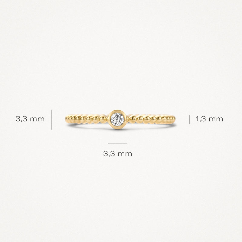 Fijne 14k geelgouden ring met ronde zirkonia en gedraaide band van 1,3 mm breedte.