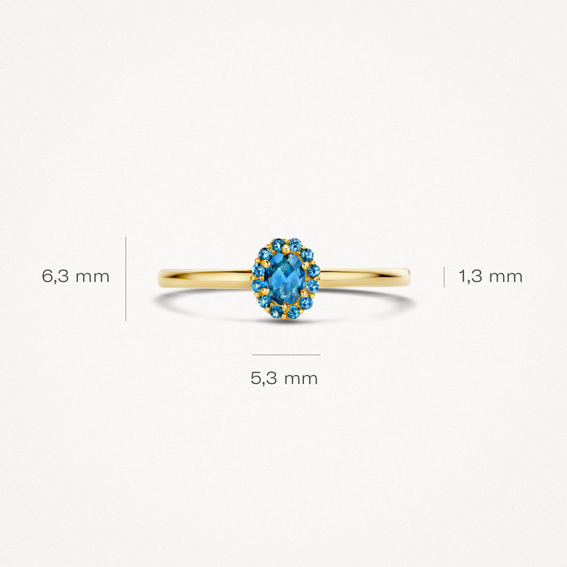 14k geelgouden ring met ovale blauwe topaas en fijne band van 1,3 mm breedte.