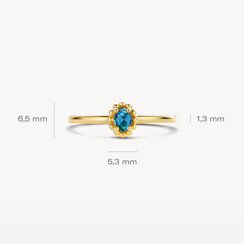 Dunne 14k geelgouden ring met ronde blauwe topaas en 6,5 mm diameter steen.