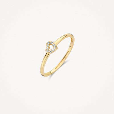 Slanke ring van 14k geel goud met hartvormige zirkonia's rondom.