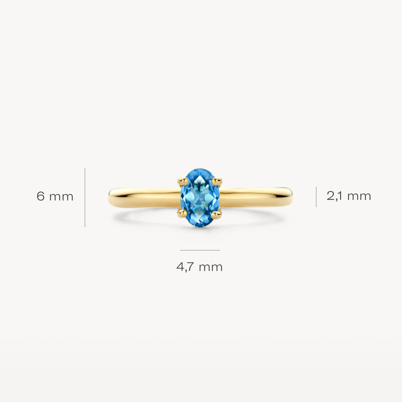 14k geelgouden ring met ovale blauwe topaas en dunne band, maatvarianten zichtbaar.