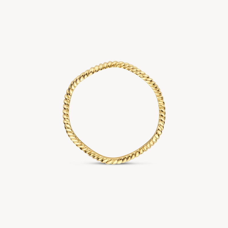 14k geelgouden ring met gedraaide band en fijne details.