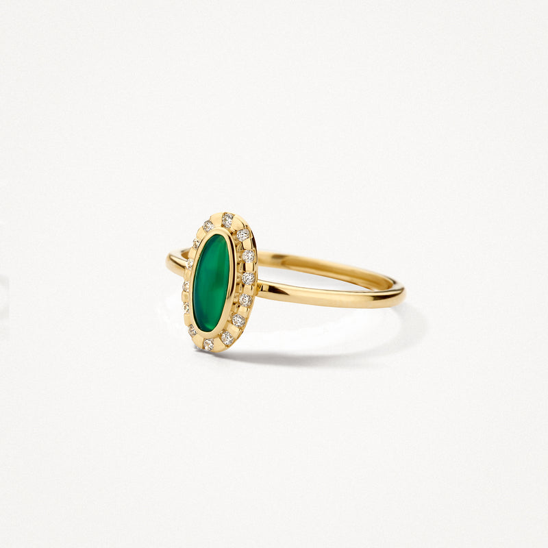 14k goud ring met ovale groene agaat en fijne zetrand.