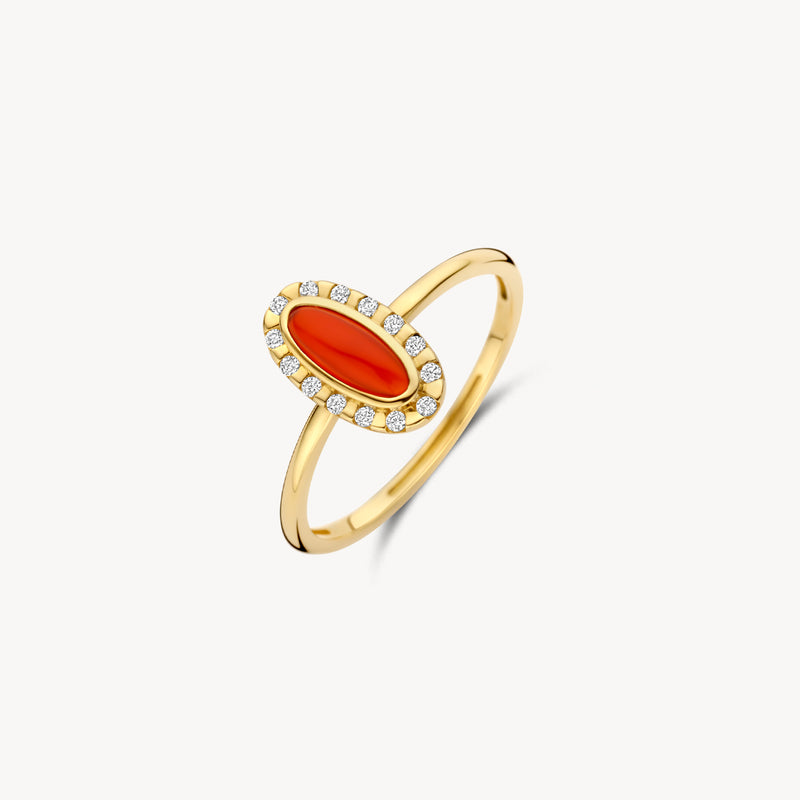 Bague en or 14k avec agate rouge ovale et petites pierres scintillantes tout autour.