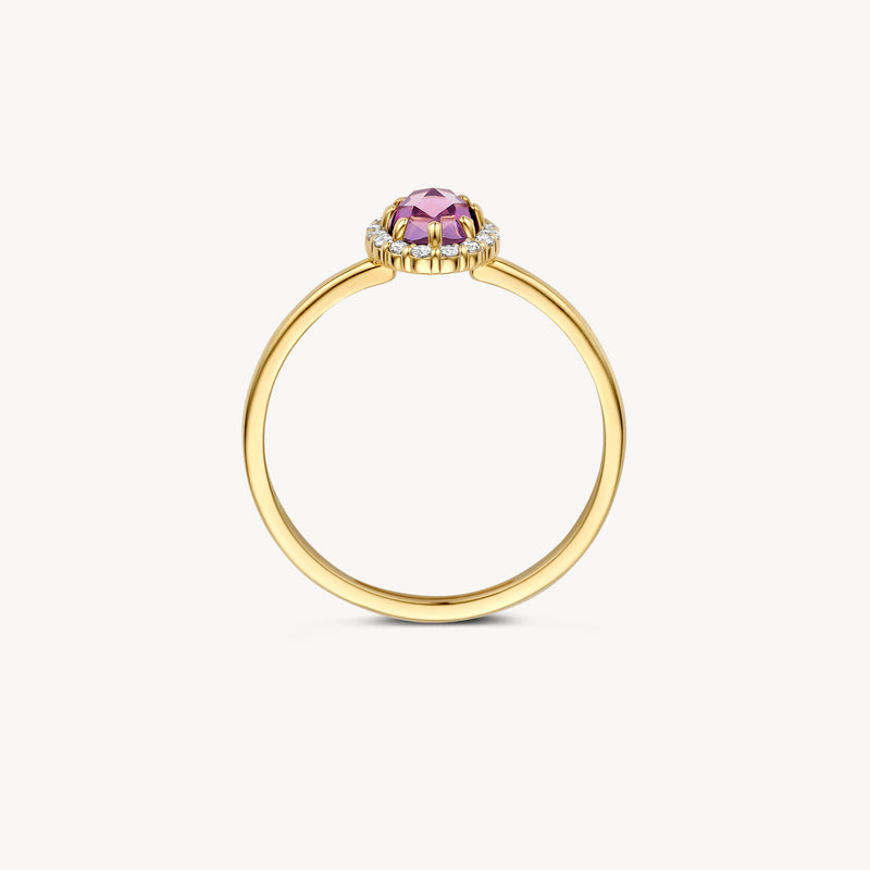 14k Goud ring met ronde amethyst en fijne zetting detail.