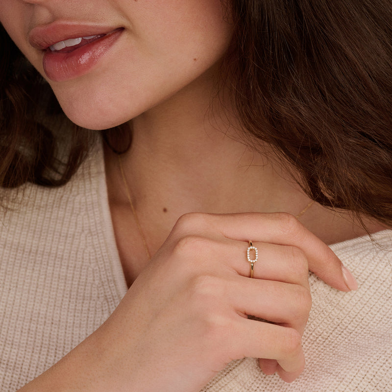 Ring ovaal bezet met zirkonia 14k goud