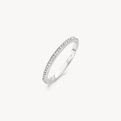 14k wit gouden aanschuifring met rij natuurlijke diamanten in smal ontwerp.