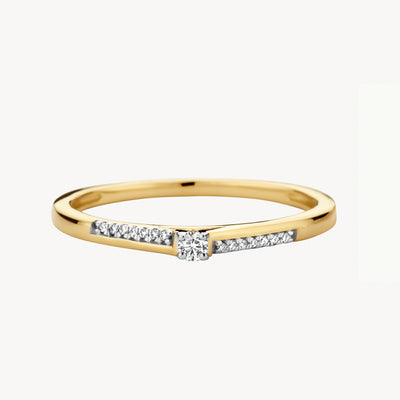 Bicolor ring met 14k geel goud en 14k wit goud, centrale diamant en rij diamanten aan de zijkanten.