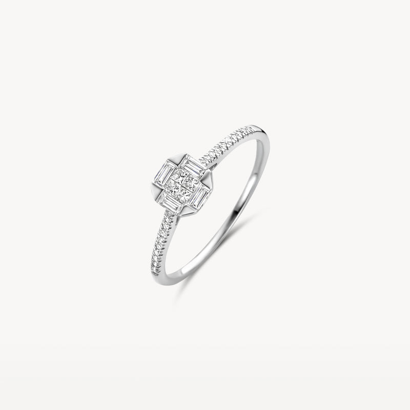 14k wit gouden ring met centrale vierkante diamant en kleine diamanten langs de band.
