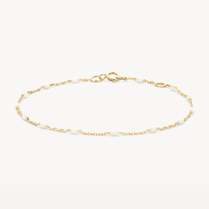 14k geelgouden armband met fijne schakels en melkresin accenten.
