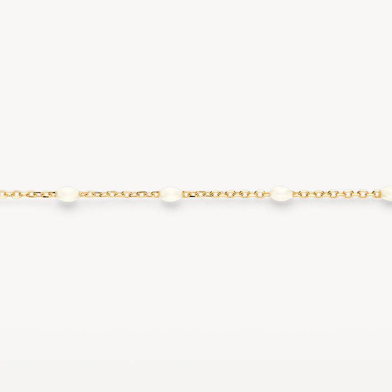 14k goud armband met fijne schakels en kleine melkresin accenten.