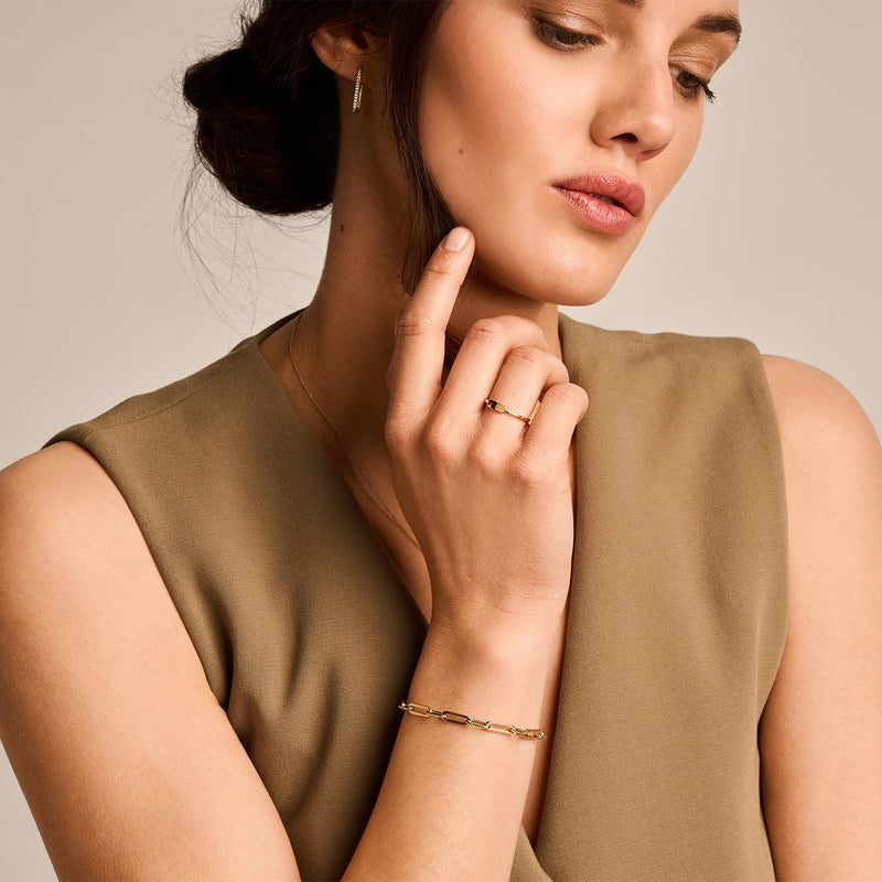 Feines Armband aus 585er Gelbgold mit Gliedermuster, dezent und minimalistisch.