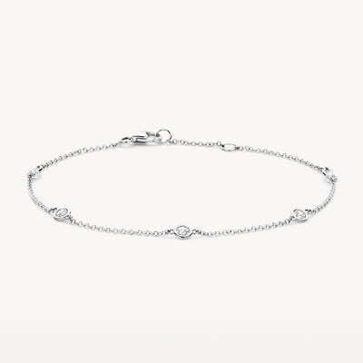 Delicate 14k witgoud armband met fijne schakels en kleine zirkonia details.