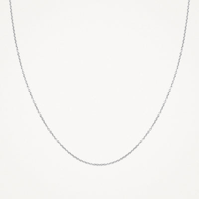Fijne schakelketting van 14k wit goud met subtiele glans.