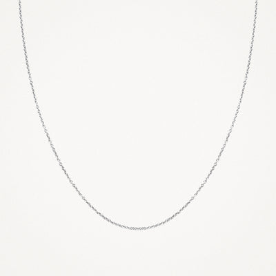 Fijne schakelketting van 14k wit goud, subtiele glans, minimalistisch ontwerp.