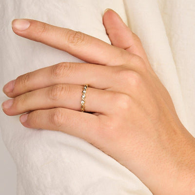 Bague à enfiler en or 14k avec forme de tresse ajourée et Zircone's.