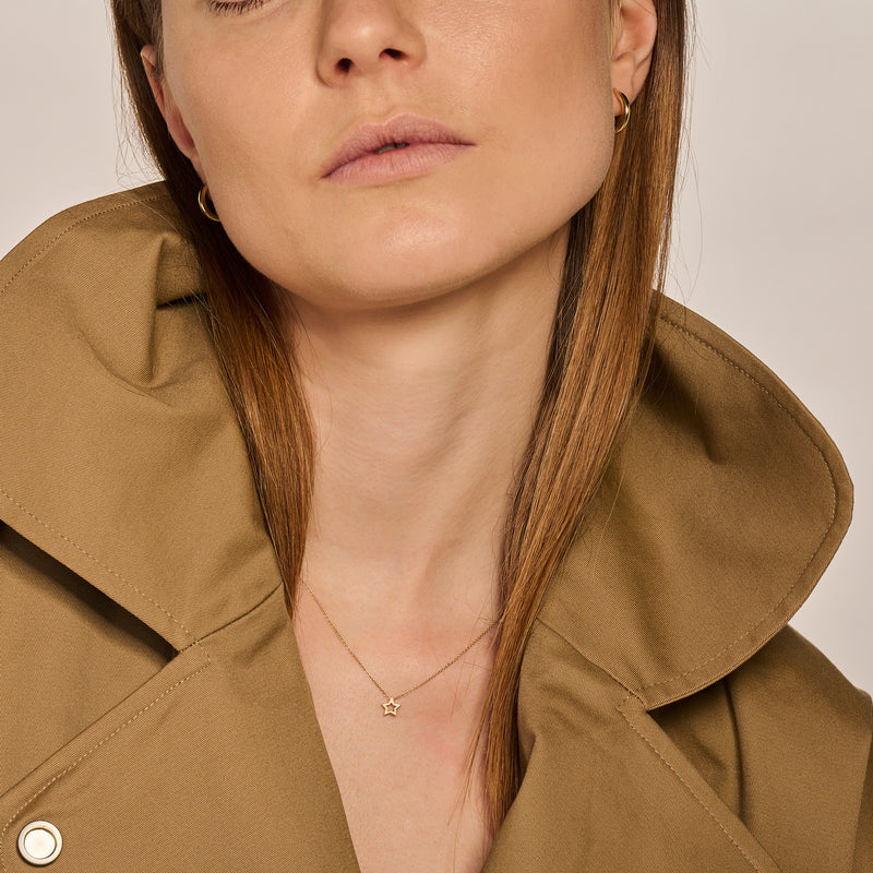 Fijne ketting 3151YGO in 14k geelgoud subtiel rond de hals.