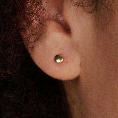 Puces d’oreilles rondes en or 14 carats