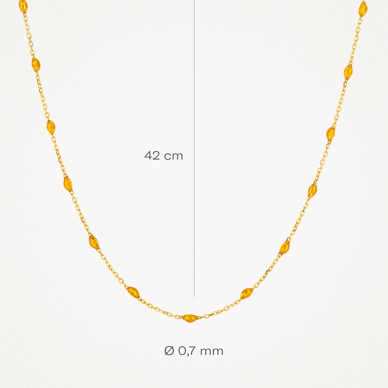 14k geelgouden fijne schakelketting met kleine glanzende caramel resin kralen, 42 cm lang.