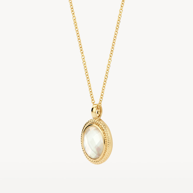 Ketting met ovaal hangertje van 14k geelgoud en parelmoer in fijn schakelontwerp.