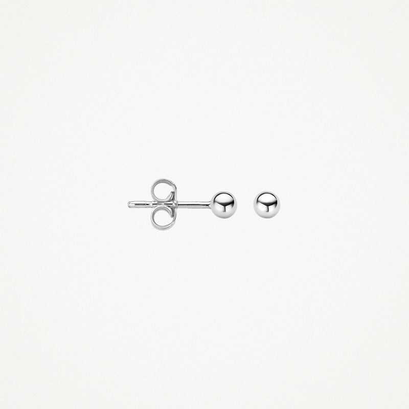 14k wit goud oorknoppen met ronde bolvormige kop en haaksluiting.