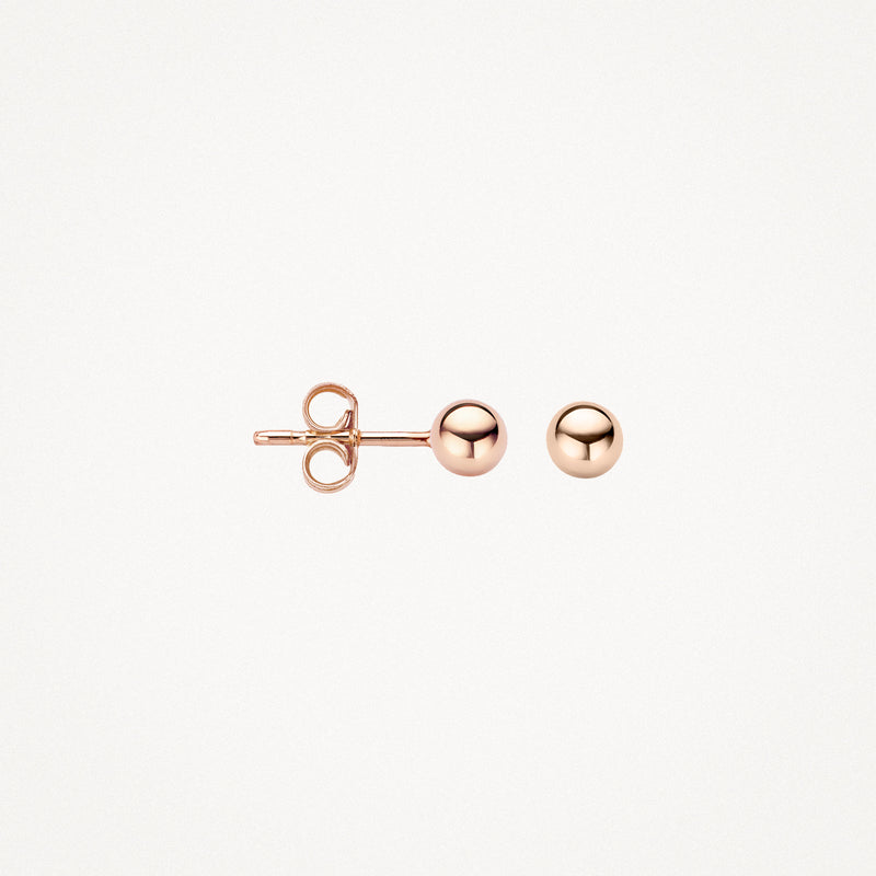 Kleine oorknoppen van 14k rosé goud met bolvormig design en glad oppervlak.