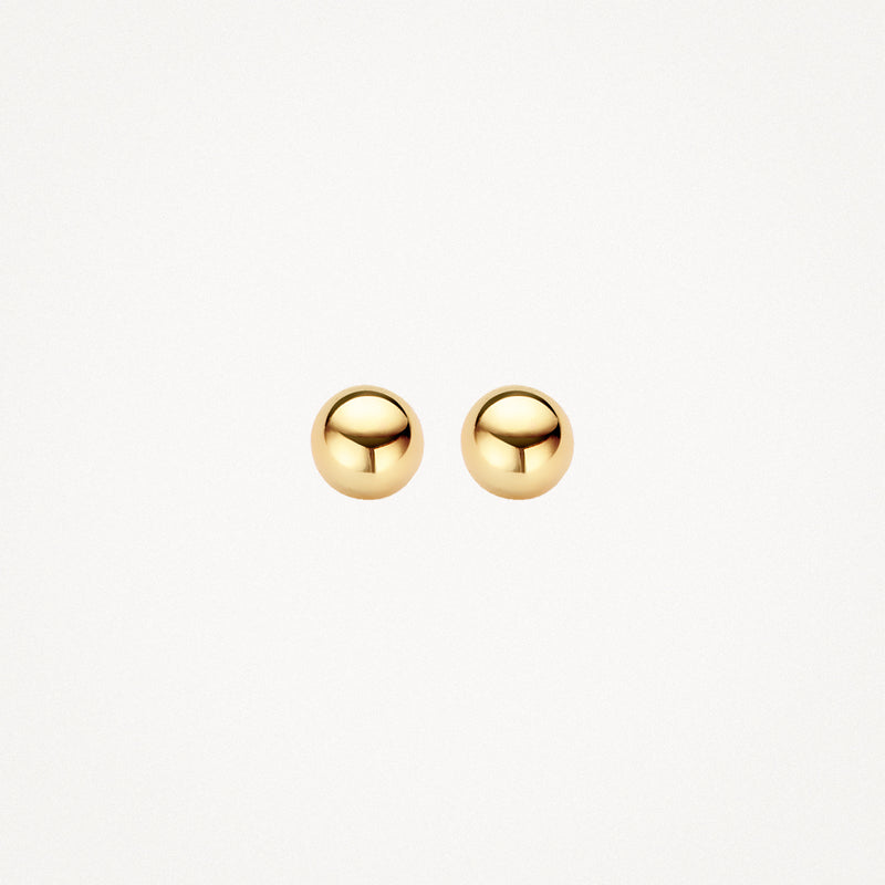 Oorknoppen van 14k geelgoud, glad en bolvormig met hoogglans afwerking.