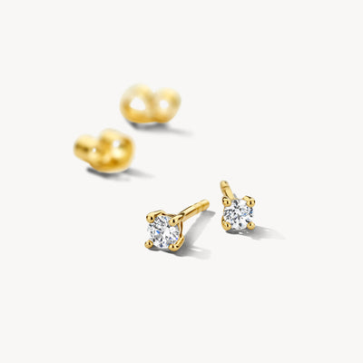 14k geelgouden oorknopjes met fonkelende zirkonia steentjes in zilverkleurige zetting.