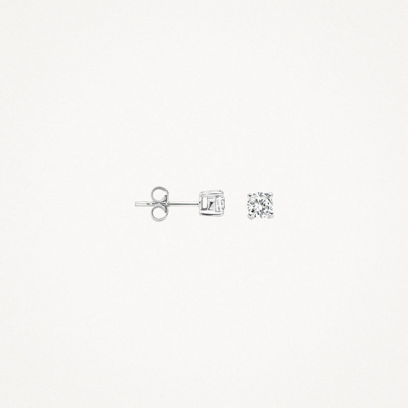 Oorknoppen van 14k witgoud met ronde zirkonia steentjes in zetting.