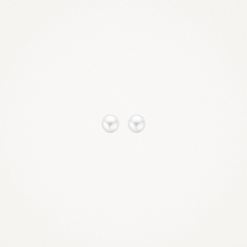 14k geelgouden oorknoppen met ronde zoetwaterparels in witgouden zetting.