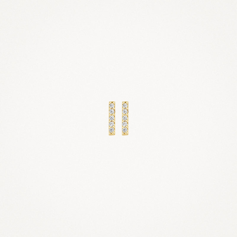 Oorknoppen van 14k geelgoud met rij van kleine zirkonia's, strak rechthoekig design.
