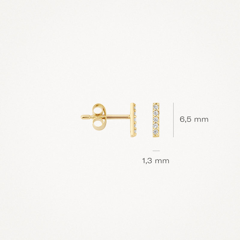 Oorknop 14k geelgoud met rij zirkonia, 6,5 mm lang, 1,3 mm breed.