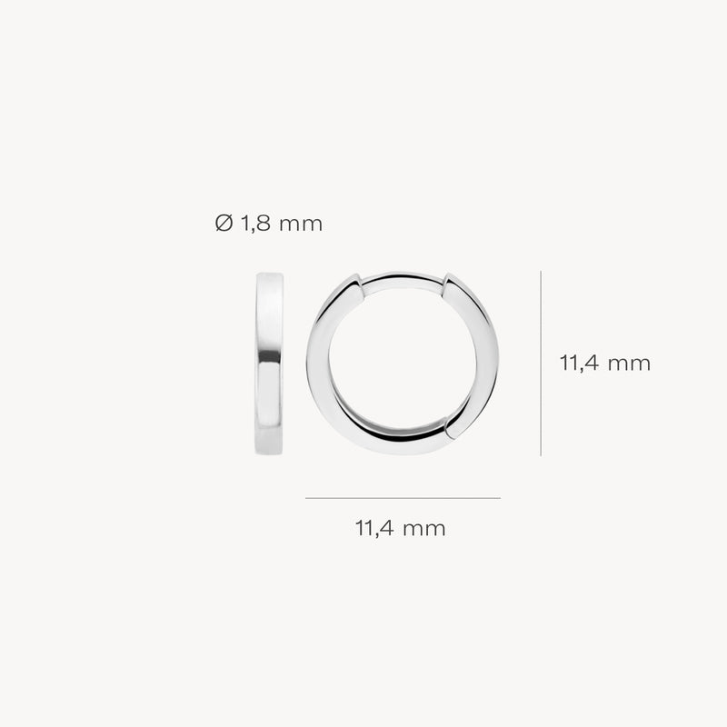 Oorringen van 14k witgoud met een diameter van 11,4 mm en breedte van 1,8 mm.