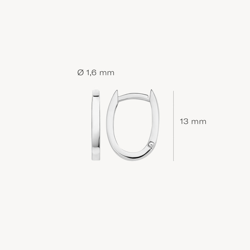 Anneaux d'oreilles en Or blanc 14k, 13 mm de haut, 1,6 mm de large, finition simple et lisse.