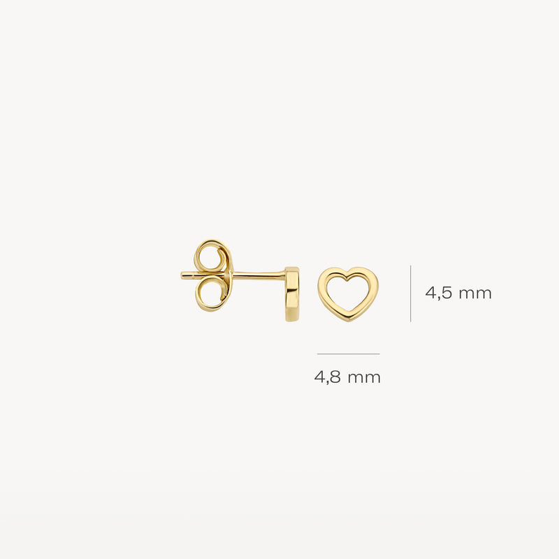 14k goud oorknopjes in hartvorm 4,8 mm breed en 4,5 mm hoog.
