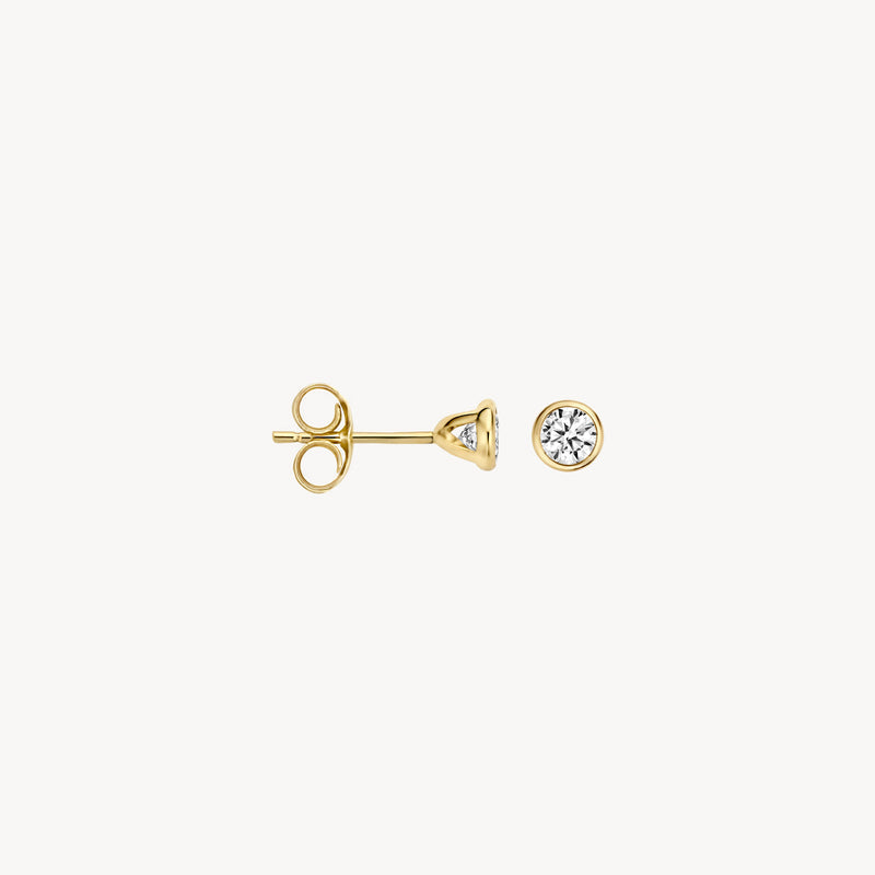 Puces d'oreilles en or jaune 14k avec zircone ronde et fermoir carré classique.