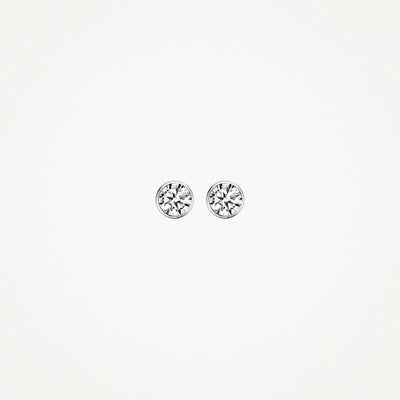 Oorknoppen van 14k wit goud met kleine zirkonia stenen in een ronde zetting.