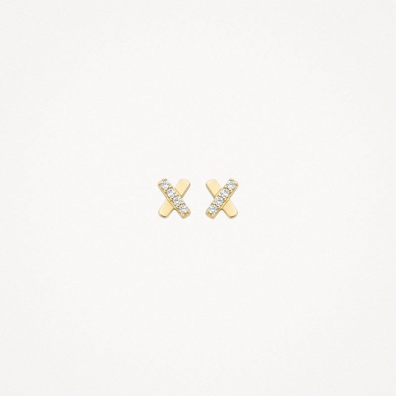 Oorknoppen van 14k geelgoud met kruisvorm en drie zirkonia's per oorstekker.