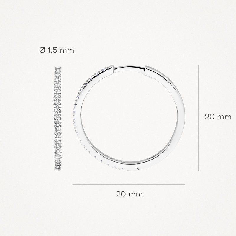 Oorring 14k wit goud met zirkonia, 20 mm diameter, 1,5 mm breedte.
