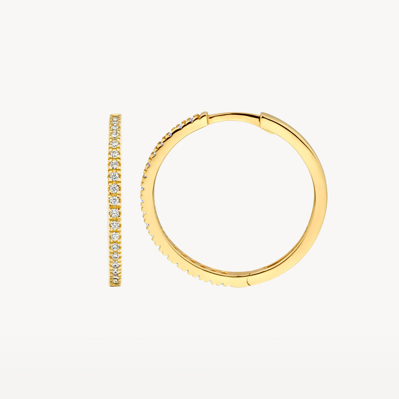 14k geelgouden oorringen met rij zirkonia's in ronde vorm.