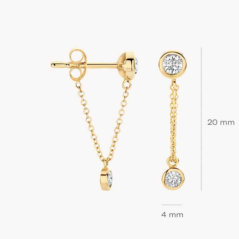 14k geelgouden oorknop met fijne schakelketting en zirkonia's, 20 mm lang, 4 mm breed.