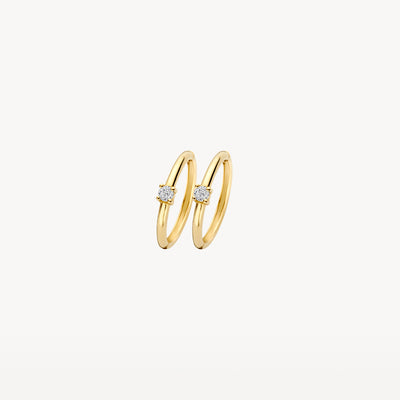 Oorringen van 14k geel goud met kleine zirkonia detail aan voorkant.