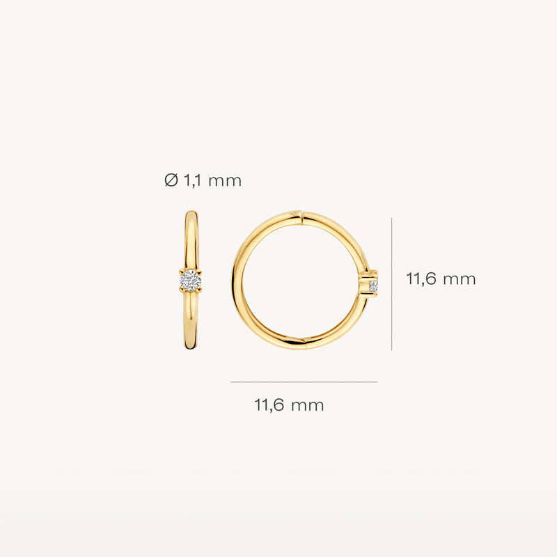 Oorringen van 14k geelgoud met kleine zirkonia en diameter van 11,6 mm.