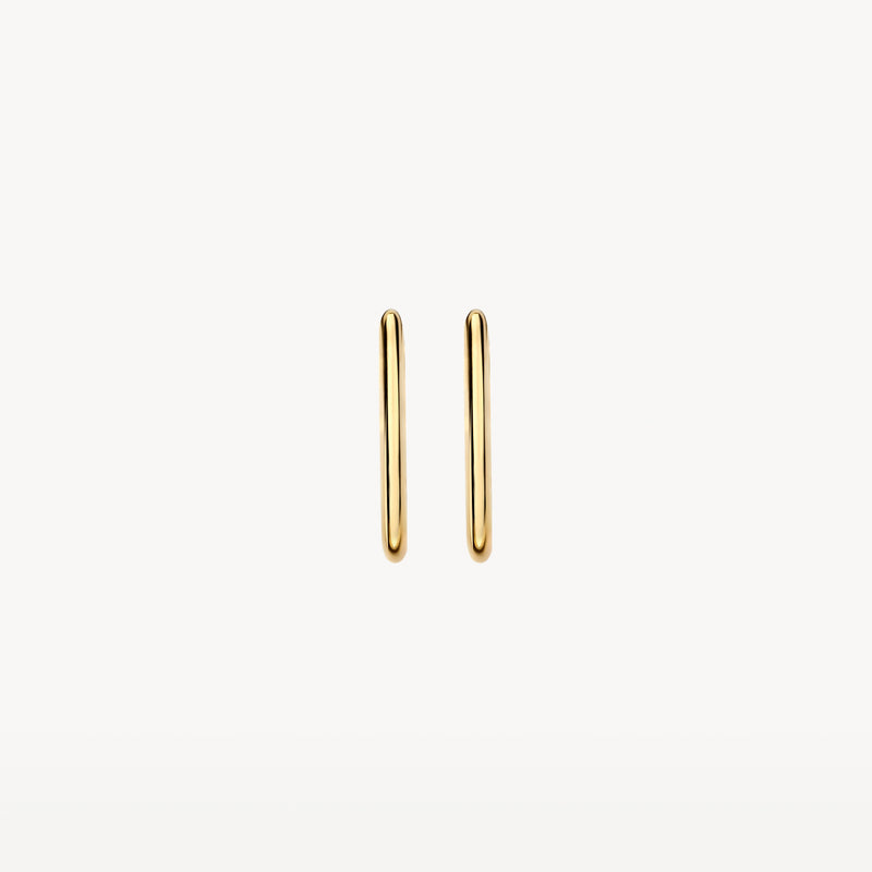 Fijne 14k gouden oorringen met glanzende afwerking en slank ontwerp.