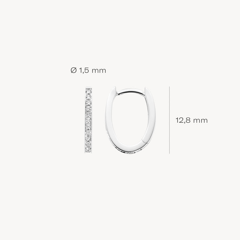 14k wit gouden oorringen met rij van kleine diamanten, 1,5 mm breed, 12,8 mm hoog.